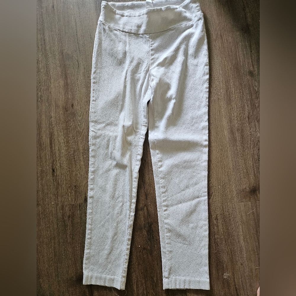 White High-Waisted Leggings